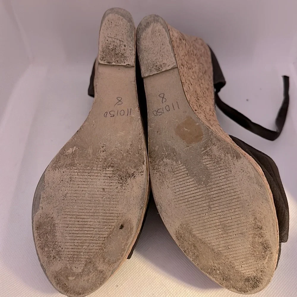 Steve Madden Brown Fabric and Cork Wedges with Rosettes Size 8 - GUC